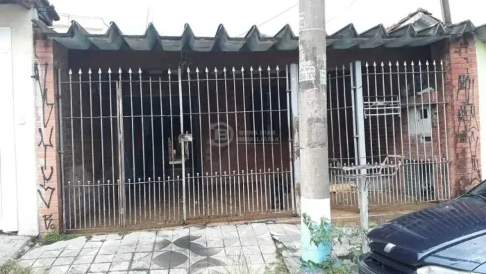 Casa Padrão à Venda na Vila Granada - São Paulo
