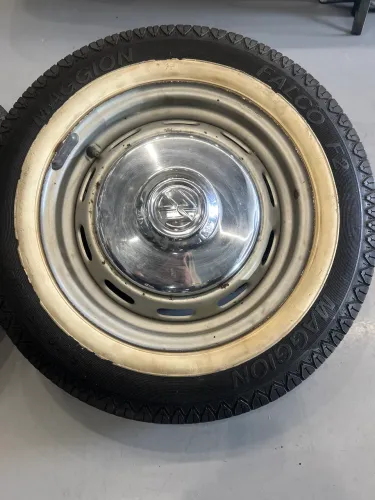 Jogo de Rodas e Pneus VW Fusca aro 15 Originais