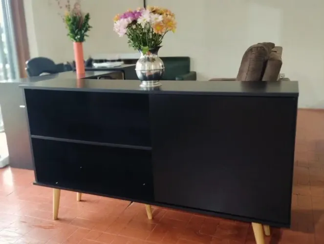 Rack com Prateleira e Porta - Preto