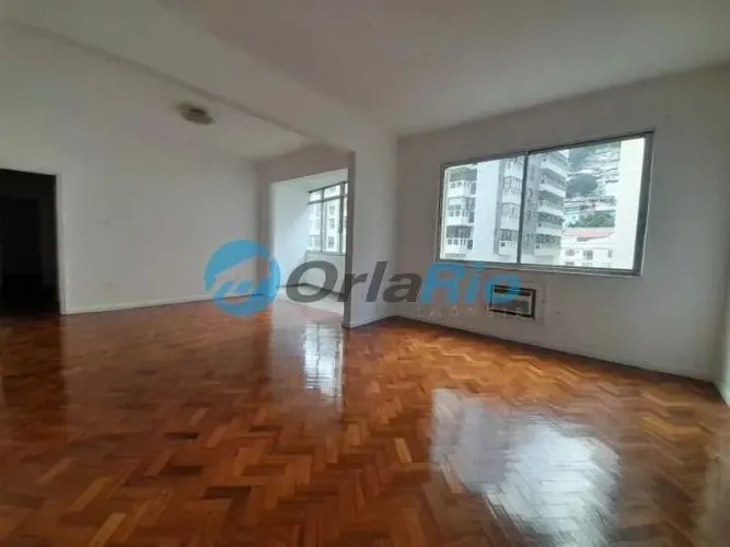 4 quartos, sendo 1 suite, e com garagem - Leme