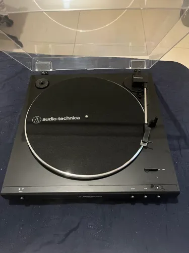 Toca-discos Audio-technica AT-LP60X em ótimo estado
