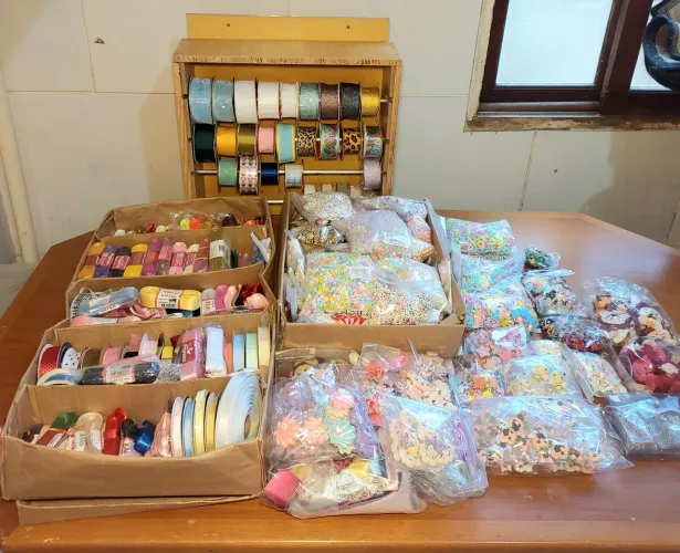 ? Oportunidade Única - Estoque Completo de Materiais para Laços de Cabelo! ?