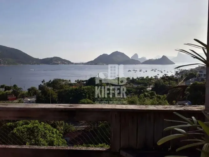 Casa com 5 dormitórios à venda, 480 m² por R$ 1.700.000,00 - São Francisco - Niterói/RJ