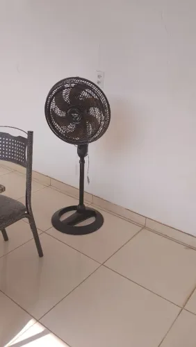 Ventilador de pé e parede 