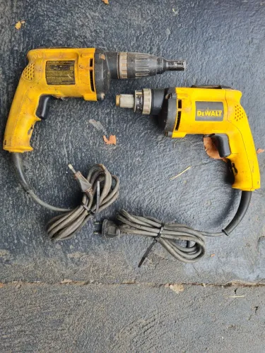 Parafusadeiras Dewalt 02 unidades