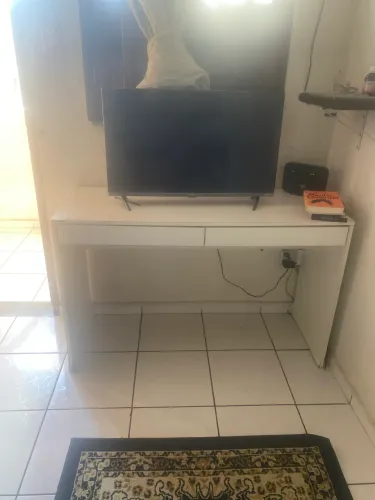 Mesa de para computador, escrivaninha ?.