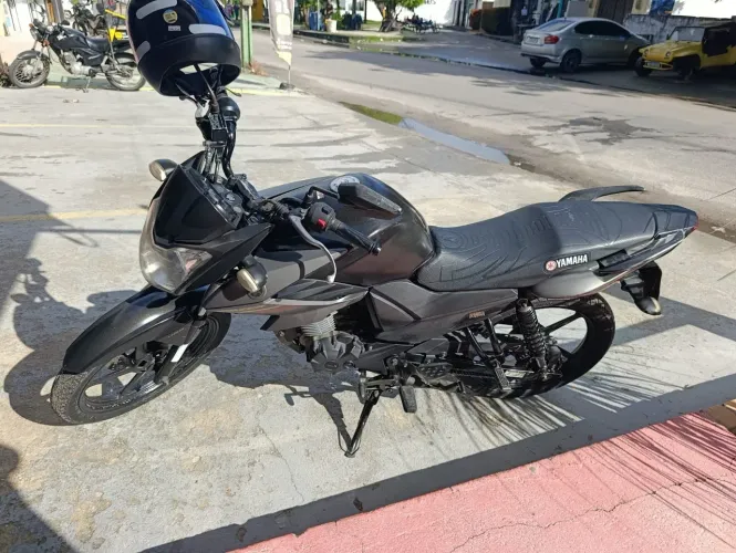 Vende-se moto Yahamar