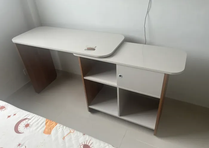 Escrivaninha em L, reta ou compacta 