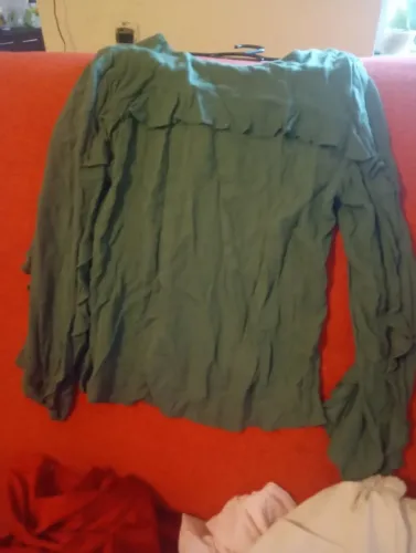 Blusa com babado até nas mangas