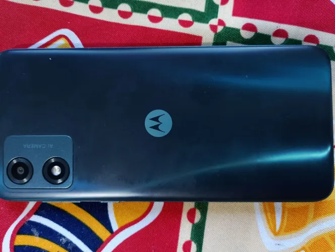 Celular moto e13 64gb semi novo 