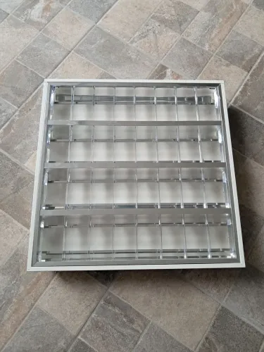 Luminaria com aleta 62x62 para forro modular, para lampada tubular marca lumicenter