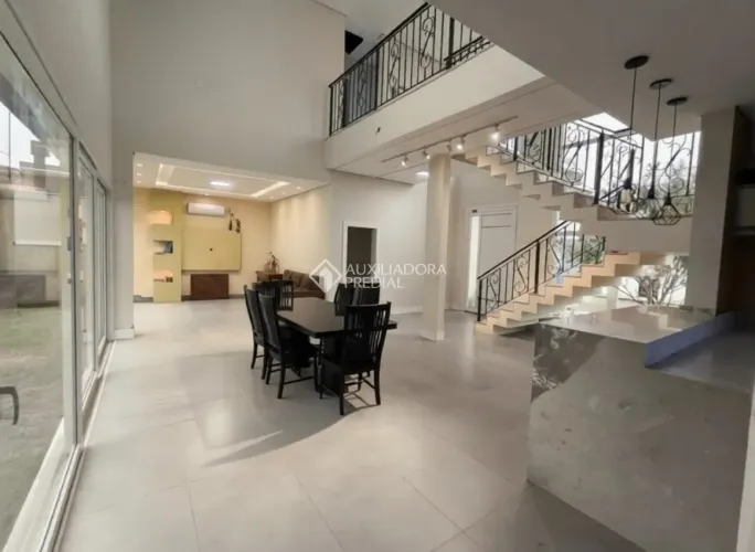 Casa Ampla e Exclusiva no Portal do Ribeirão - Excelente Potencial de Valorização