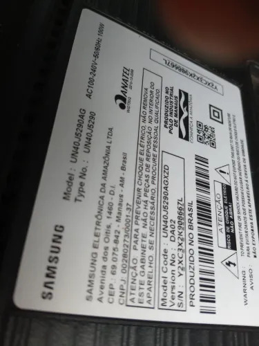 Televisão com defeito pra tirar peças ou arruma
