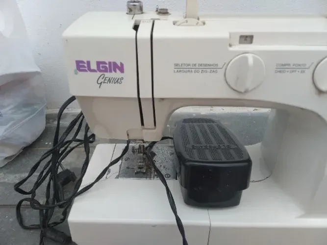 Maquina costura Elgin Genius portátil 