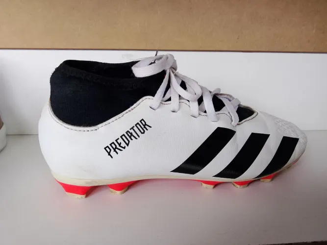 Chuteira campo Adidas