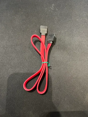 Cabo SATA vermelho