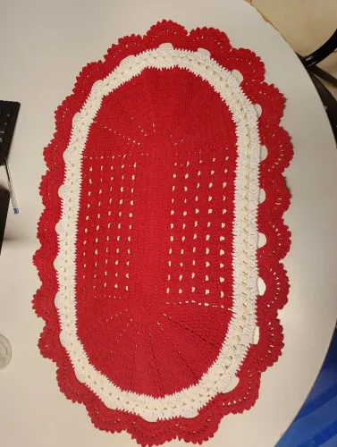 Tapete vermelho de crochê