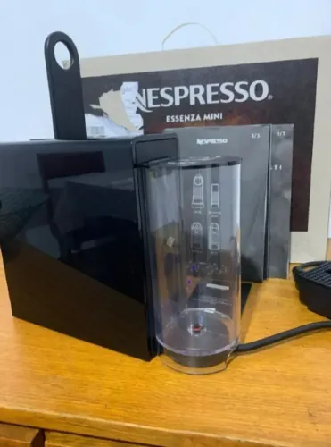 Cafeteira Nespresso Essenza Mini