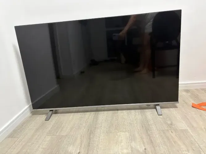Ótima oportunidade! TV Toshiba 55? 4K com pequenos reparos