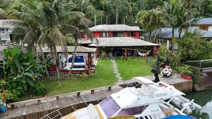 Casa de canal no Porto Frade em Angra dos Reis-RJ