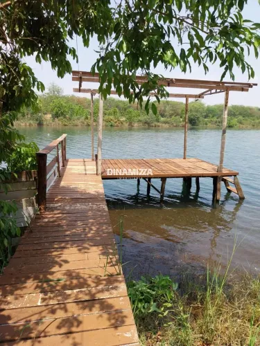 Rancho com benfeitorias - Pier 2000 - Água Comprida