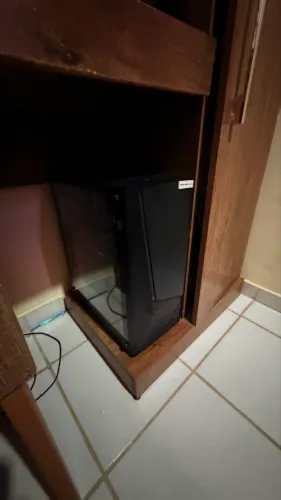 Vendo um computador de mesa completo com cpu teclado mouse e um monitor de 14 polegadas 