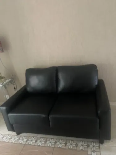 SOFA PRETO 2 LUGARES COURINO PLENITUDE USADO