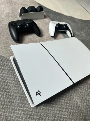 PS5 Slim Digital - Para Vender Logo