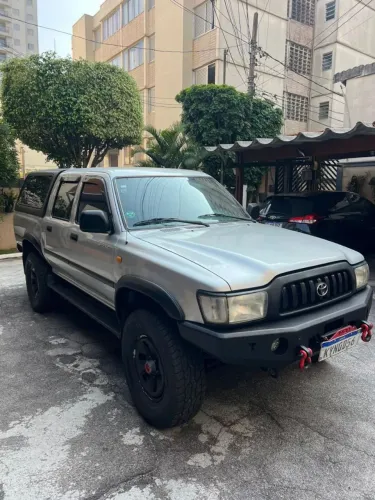 Toyota Hilux CD DX 4X4 3.0 8V 90cv Diesel 2005