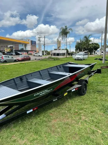 CANOA | Barco 5 Metros (sem o reboque) - Disponível.