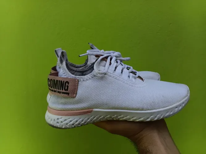 Tênis usado N39 pra bater na academia 