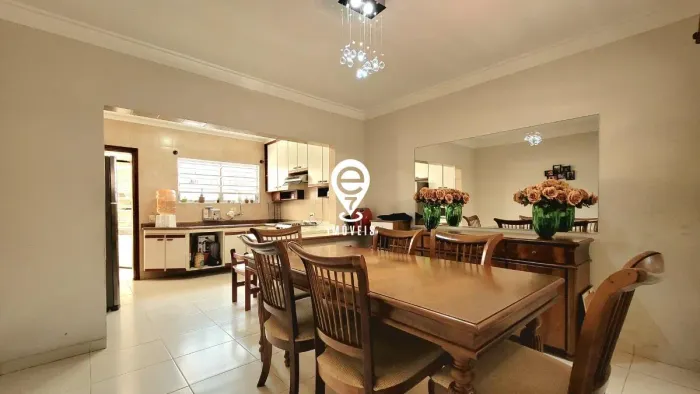 Casa para venda em Vila Guarani com 3 quartos, sendo 1 suíte , 153m²