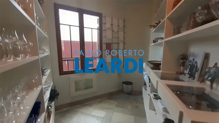 CASA EM CONDOMÍNIO - ALPHAVILLE - SP