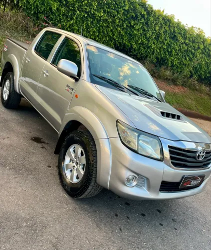 Toyota Hilux CD SR D4-d 4X4 3.0 TDI Dies Aut. 2015