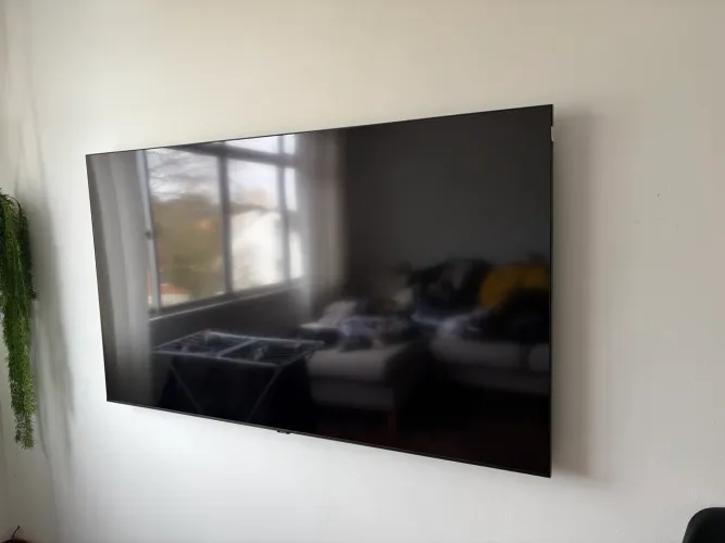 TV Samsung 70 polegadas CU7700 com tela queimada
