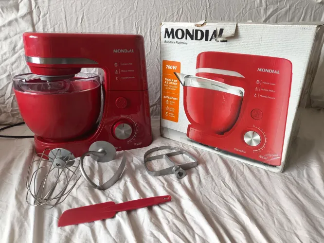 Batedeira Planetária Mondial Vermelha 127V