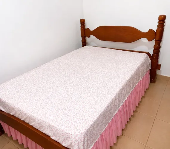 Cama de casal madeira rústica