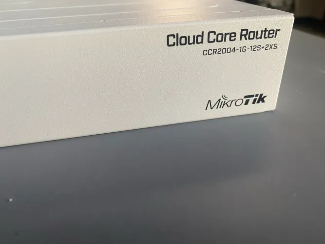 Roteador corporativo Mikrotik Cloud Core Router Ccr2004-1g-12s+2xs Eu