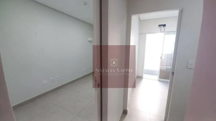 Sala em prédio comercial imponente KIMBOR - Boqueirão Praia Grande 36 m2 2 salas e wc priv