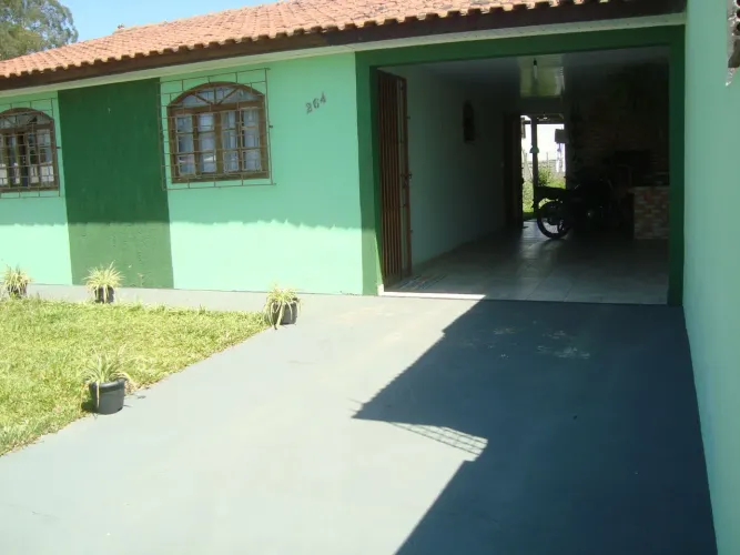 Casa no valor de R$380,000,00 em São José dos Pinhais, Guatupê.