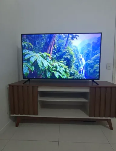 Smart TV JVC 55" 4K UHD HDR - Excelente estado de conservação.