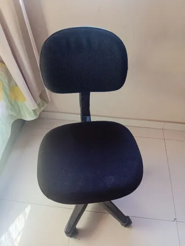 Cadeira escritorio com rodinhas!
