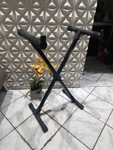 Estante de teclados Yamaha Roland Cássio 
