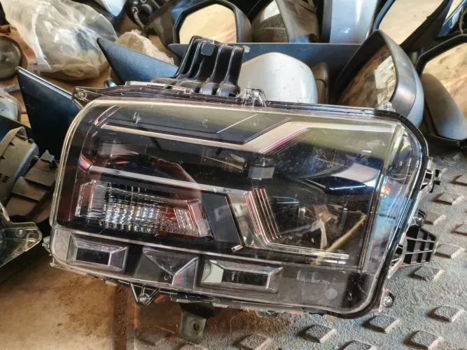Farol L200 TRITON 2026 FULL LED