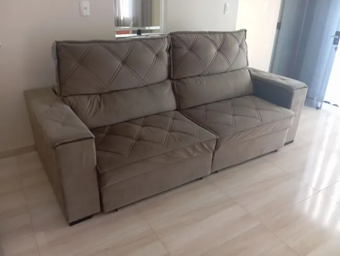 Vende-se lindo sofá semi-novo