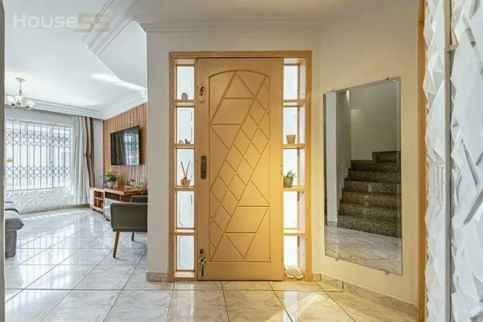 Sobrado com 4 dormitórios à venda, 180 m² por R$ 650.000,00 - Cajuru - Curitiba/PR