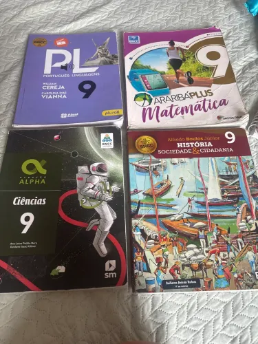 Livros 9 anos PL português Arariba 9 Sociedade e Codadania e geração alpha ciências 