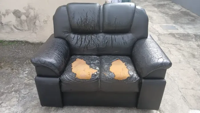 Sofá corino 2 lugares