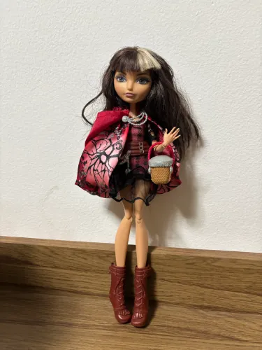 Cerise hood/ ever after high