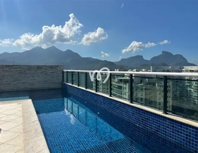 COBERTURA À VENDA COM 850 m² - CONDOMÍIO ROYAL GREEN BARRA DA TIJUCA.